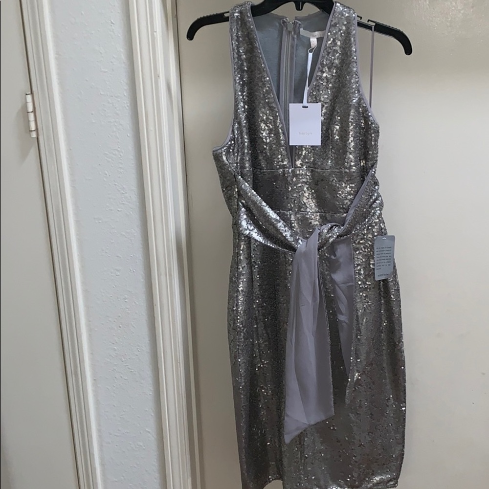 NWT Harlyn Silver Sequin Plunge Halter Dress M